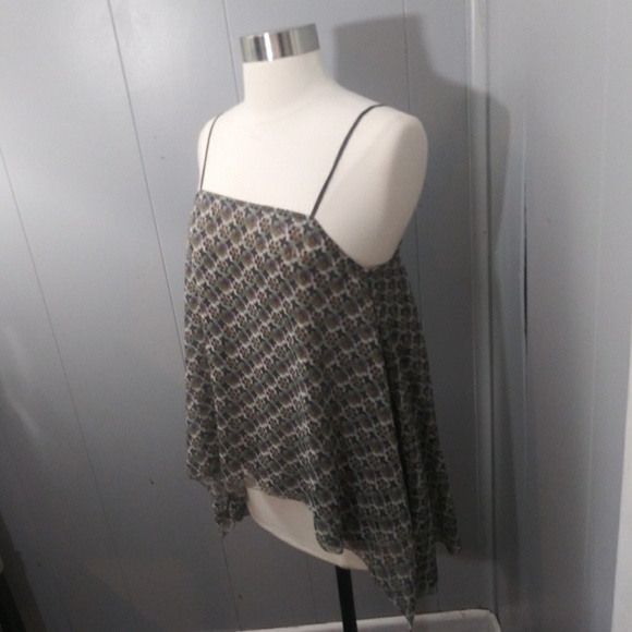 Elizabeth and James Hi Low Green Floral Ta… - Picture 5 of 8